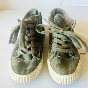 Blowfish Malibu Women's Camo Canvas High-Top Sneakers